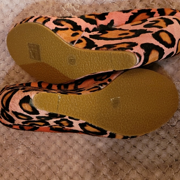 COOPERATIVE Calfskin Leopard Print Platform Wedge. Never Worn - Picture 6 of 6